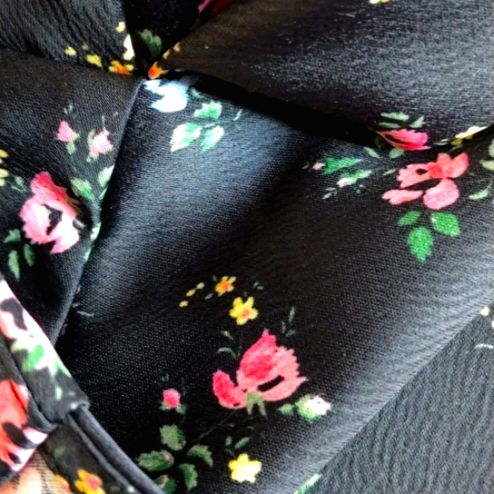 Wayf Tie Front Cutout Dress Black Blue Rose Small Print Floral. Large. Satiny - Picture 13 of 16